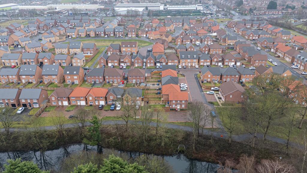 27 Riverside Lane, W