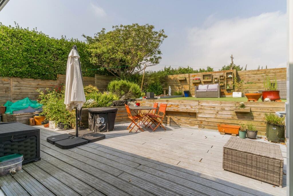 157 Rodmell Avenue-13.jpg