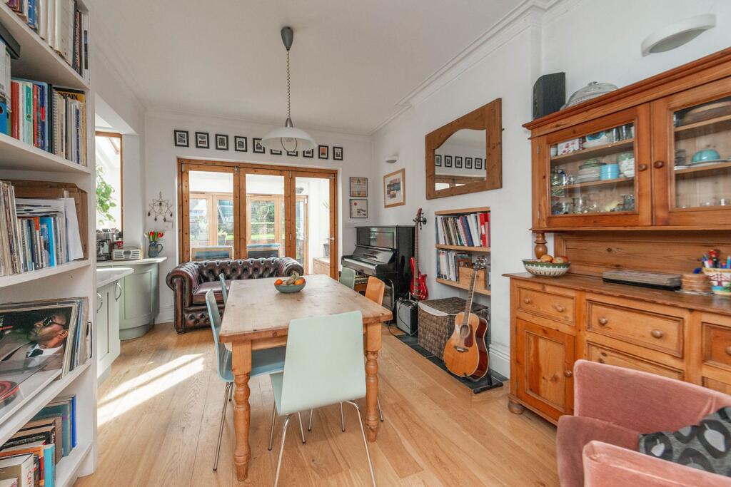 LOUNGE, KITCHEN, DINER AND SUN ROOM