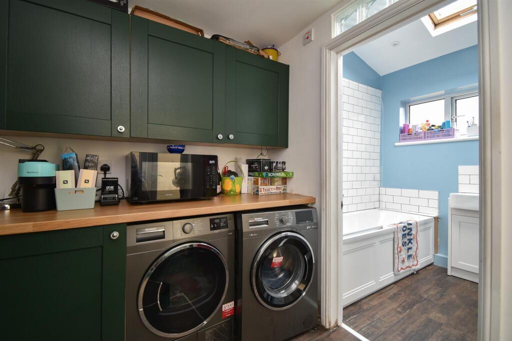 Utility/bathroom