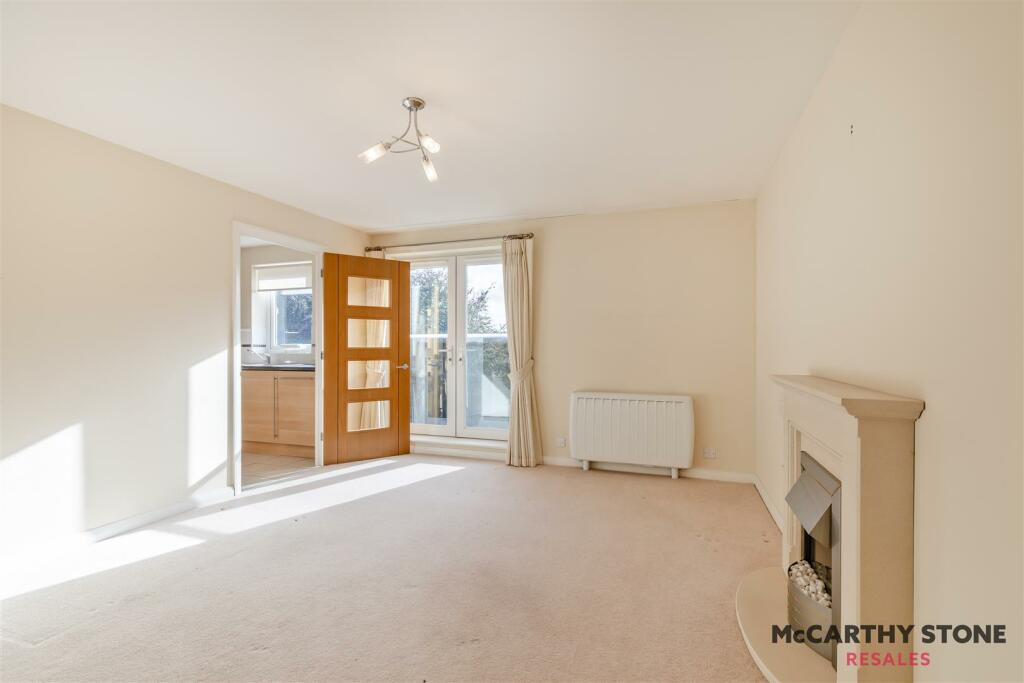 8624229-interior04.jpg