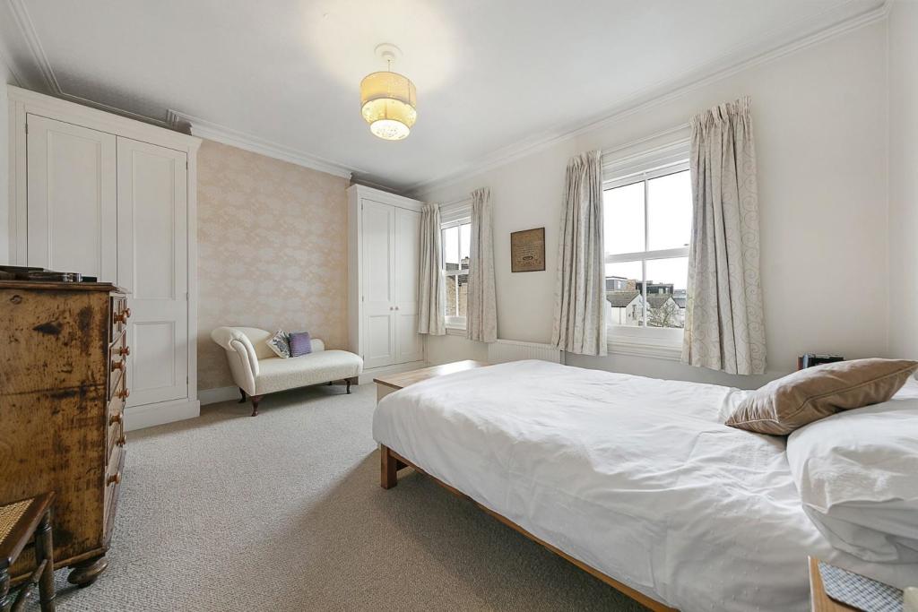 Principal Bedroom.jpg