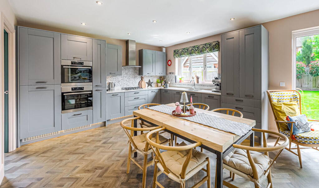 Kitchen/dining ro...