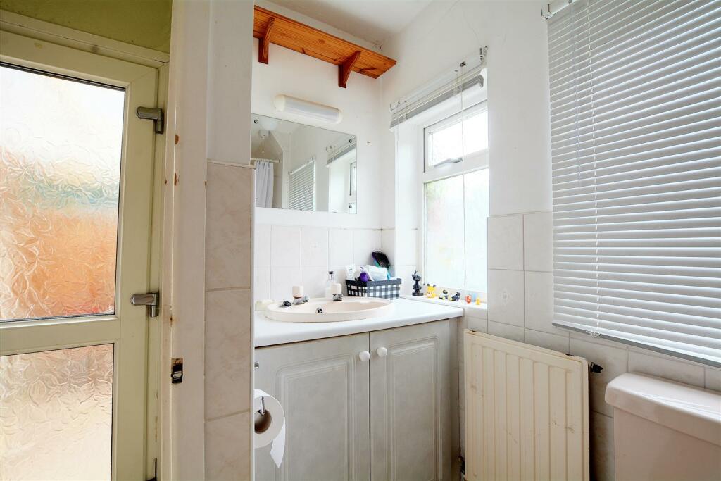 DSC_9426bathroom.jpeg