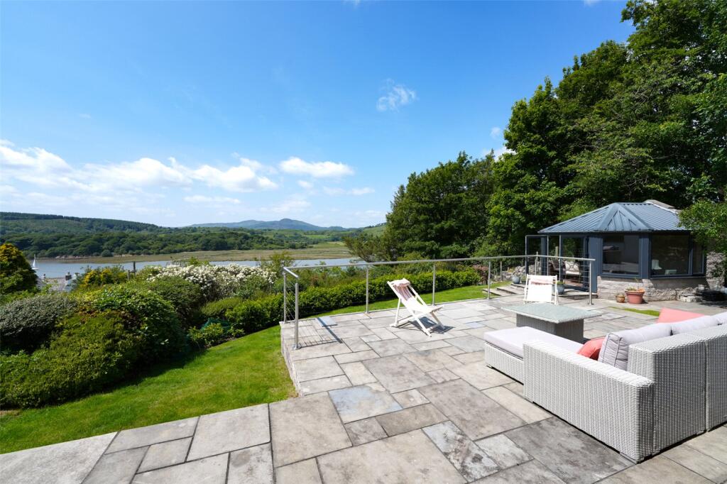 Patio  &amp; Garden Room