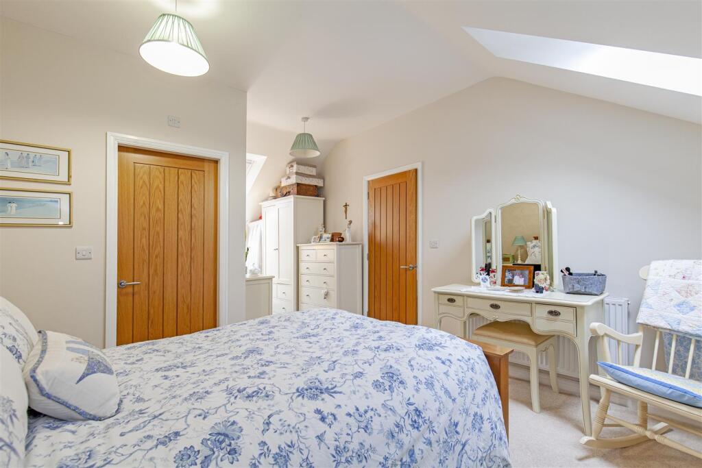 Bedroom 1-1.jpg