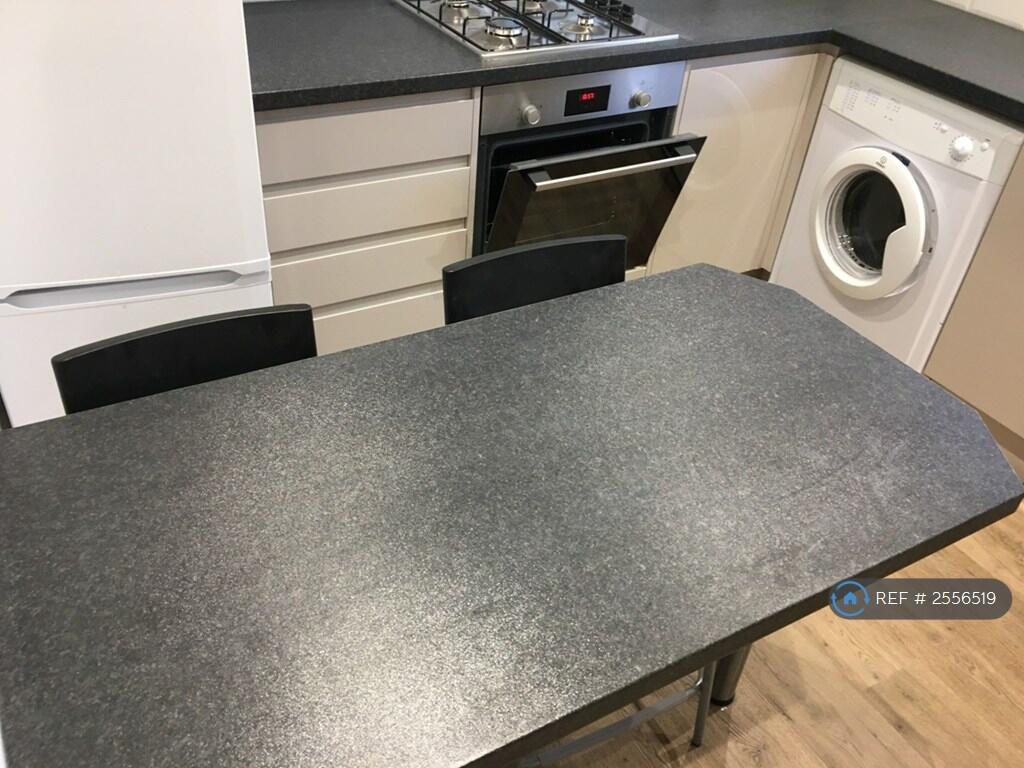 Kitchen Breakfast Bar &amp; Seats 