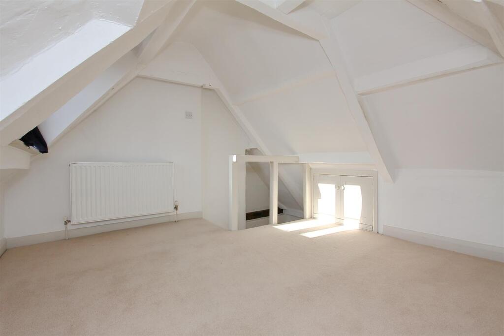 4 mill race close PH11.JPG