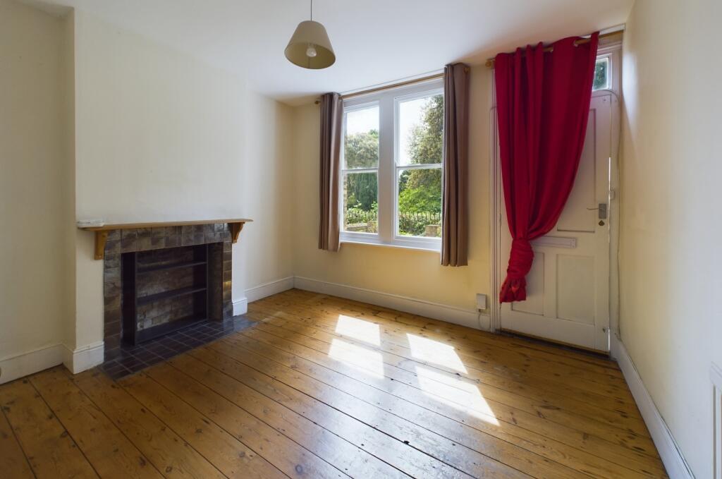 CAM02545G0-PR0171-STILL005