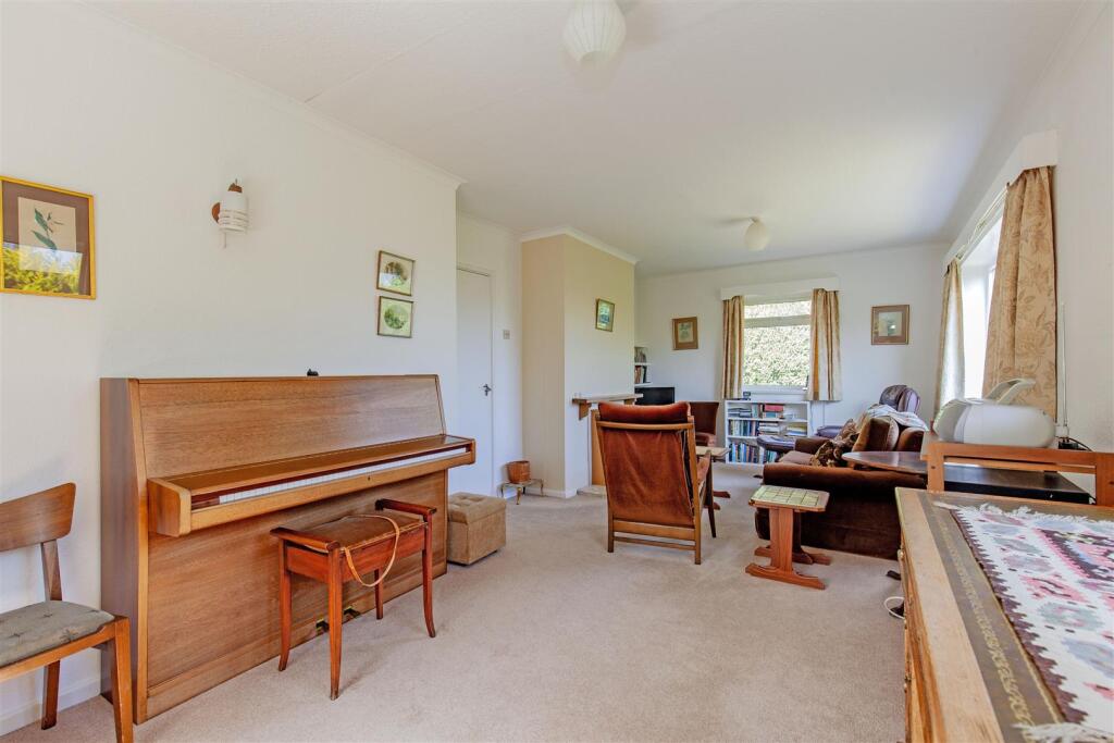 Reception Room-2.jpg