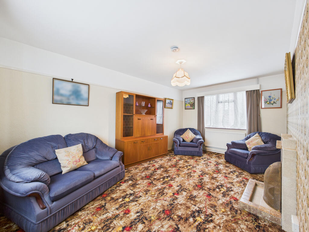 CAM01354G0-PR0480-STILL002