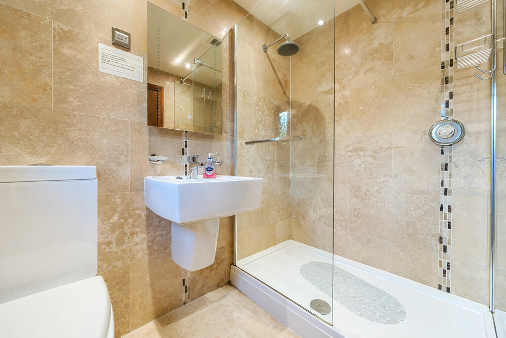 En Suite for Bedr...