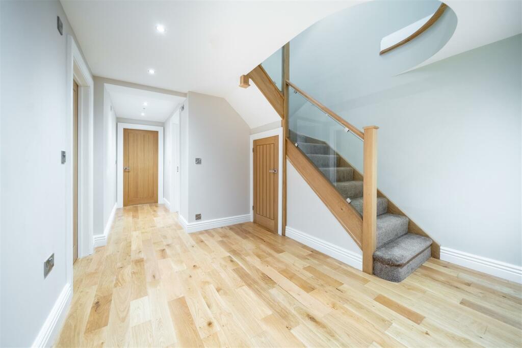 Hallway.jpg