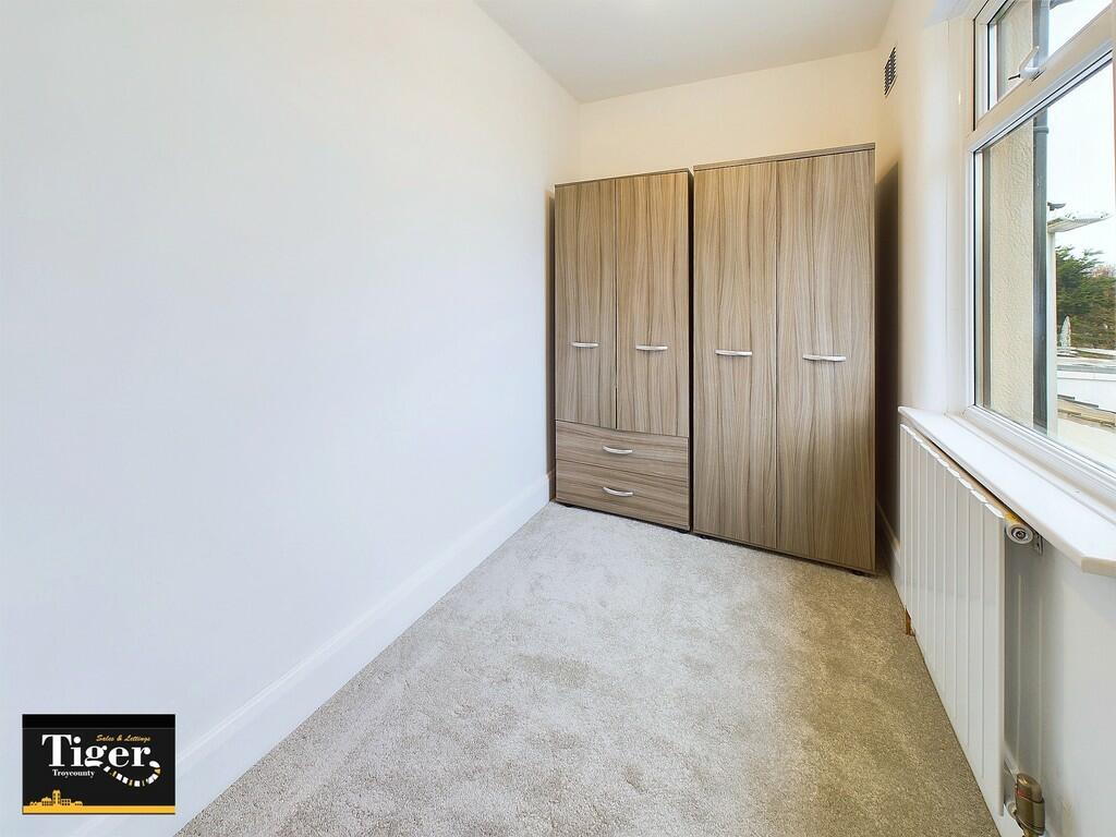 CAM02176G0-PR0393...