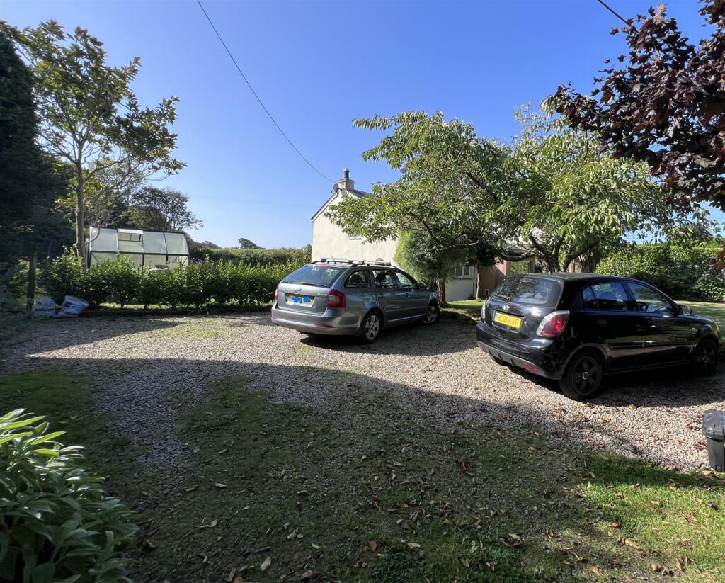 Garden, Garage, Parking