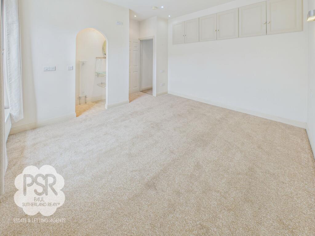 Main Bedroom - with En-Suite and High-Level Cabinets