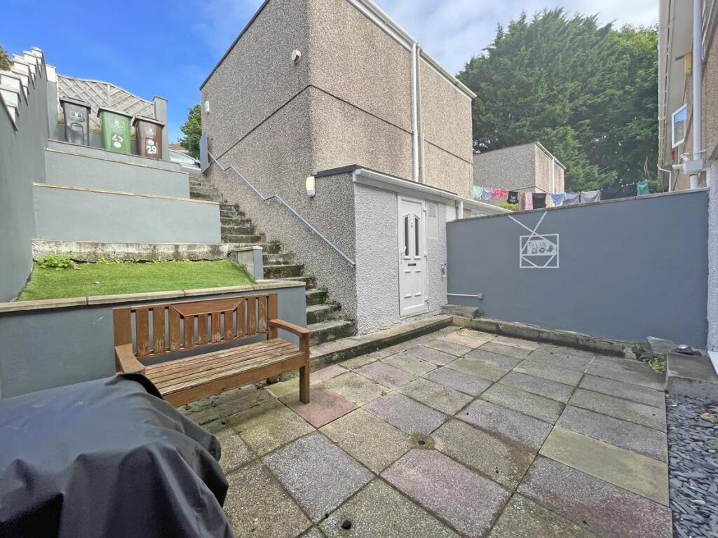 Ashford Close 29 Garden.jpg