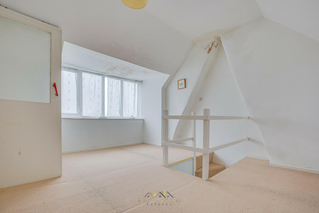 Bedroom 2.2
