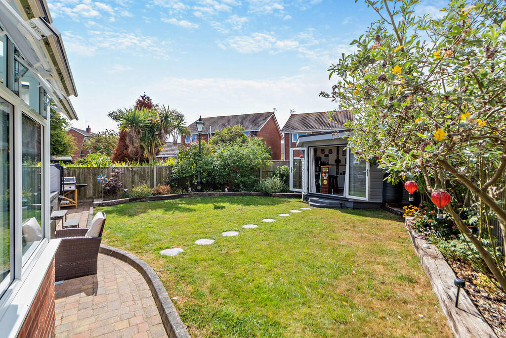 8616731-exterior0...