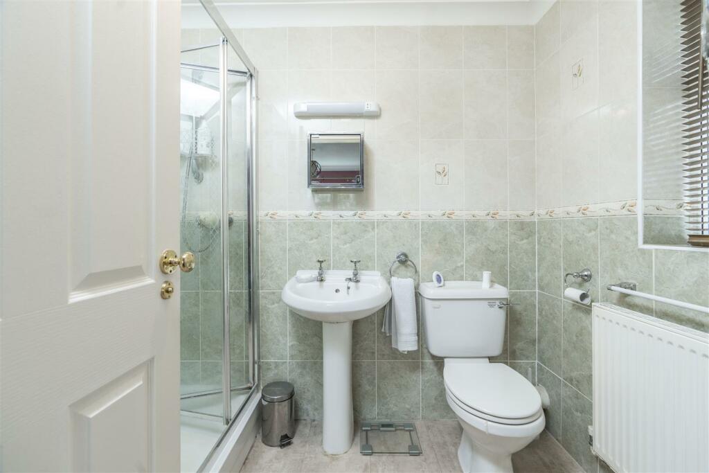 EN-SUITE :