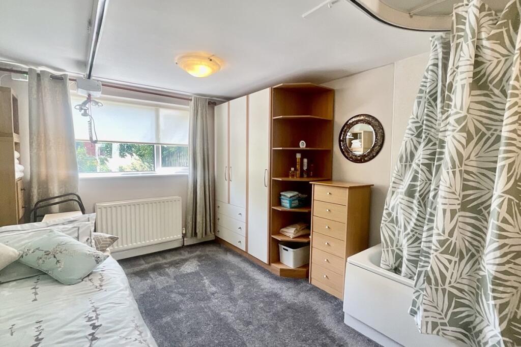 Bedroom 4 'annexe st