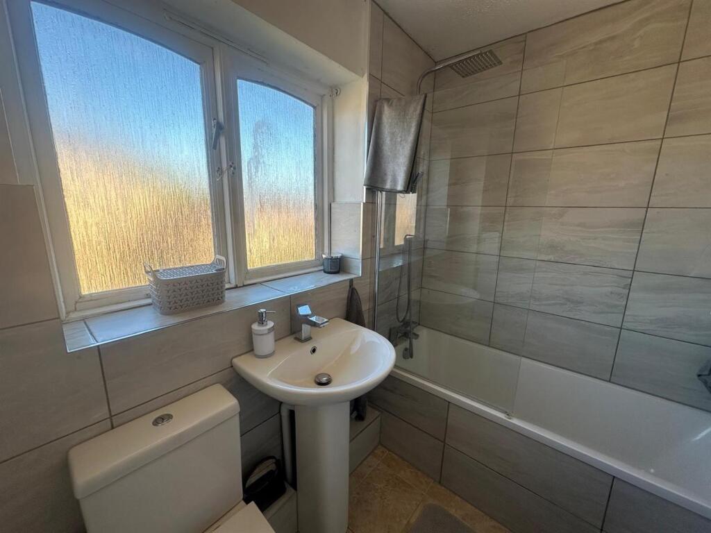 Family Bathroom.jpg