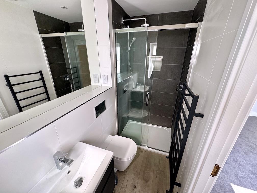 Sample Photo - En-suite.jpg