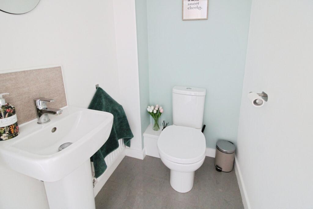 Cloakroom / WC