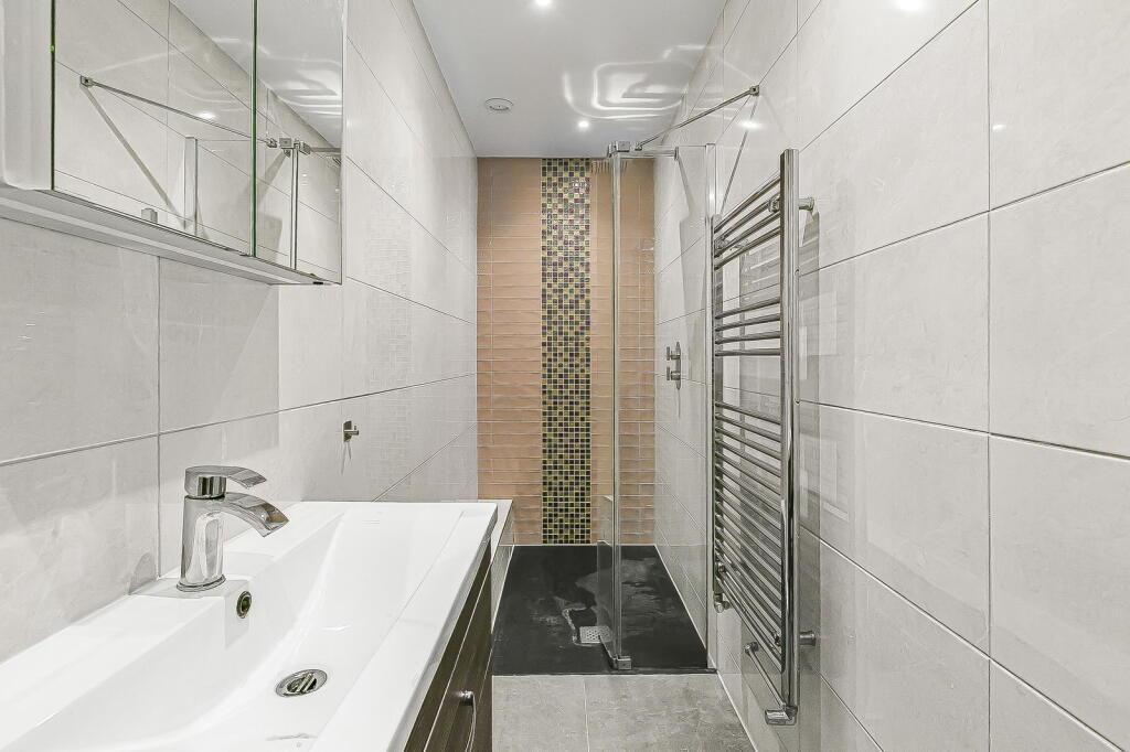 Ensuite Wet Shower Room.jpeg