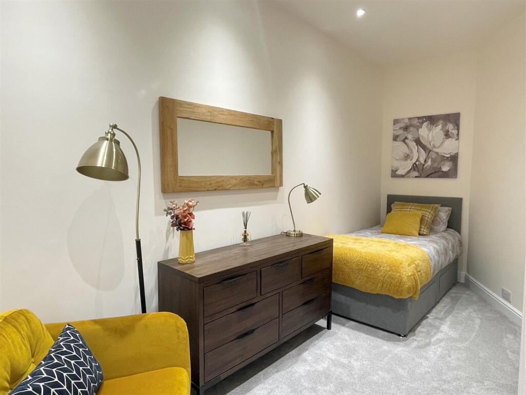 Bed 2.JPG
