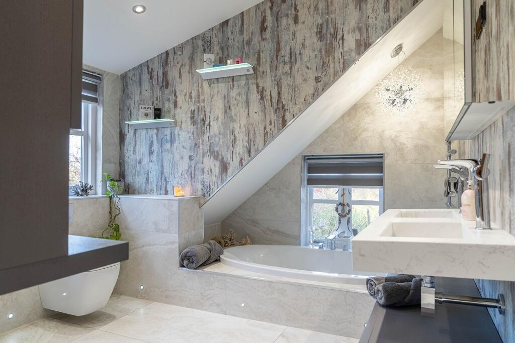 Family bathroom with imported Italian tiles