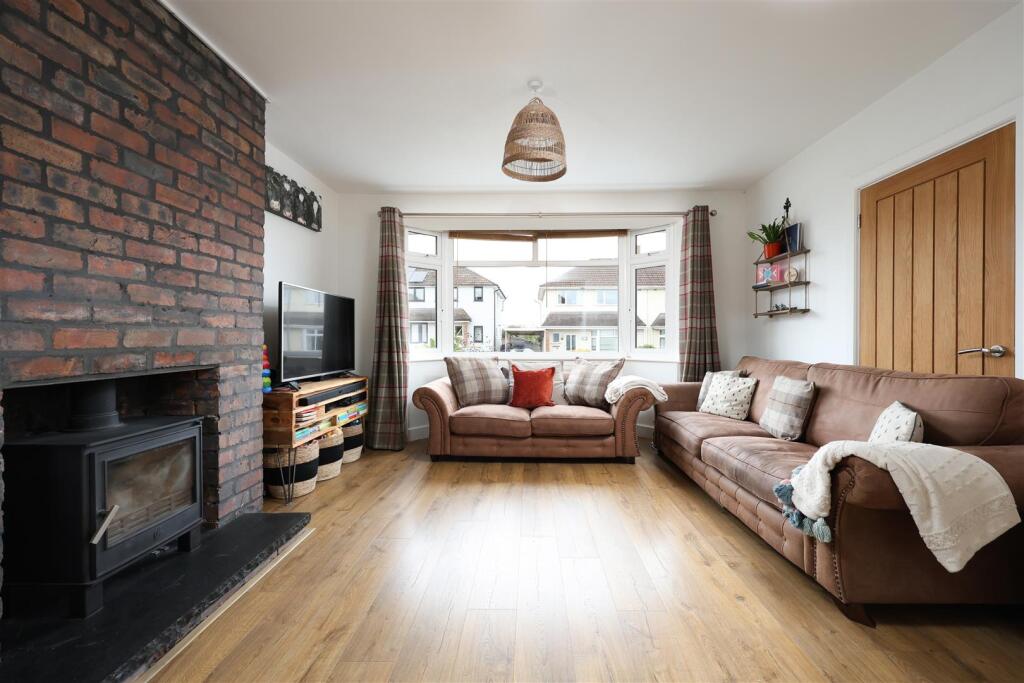 3 Lyndhurst Road 2.JPG