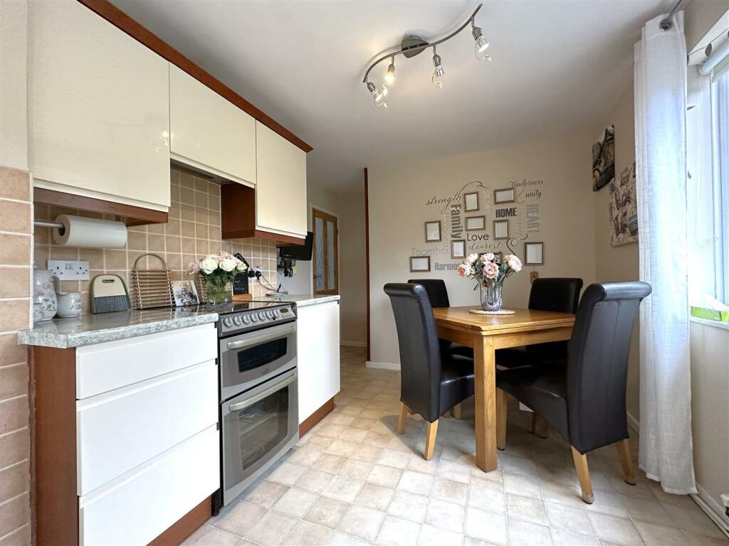 Dining Area 018