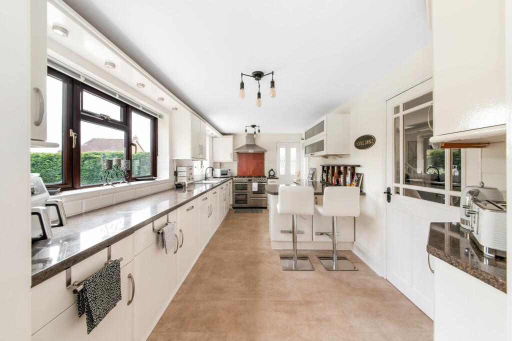BREAKFAST KITCHEN