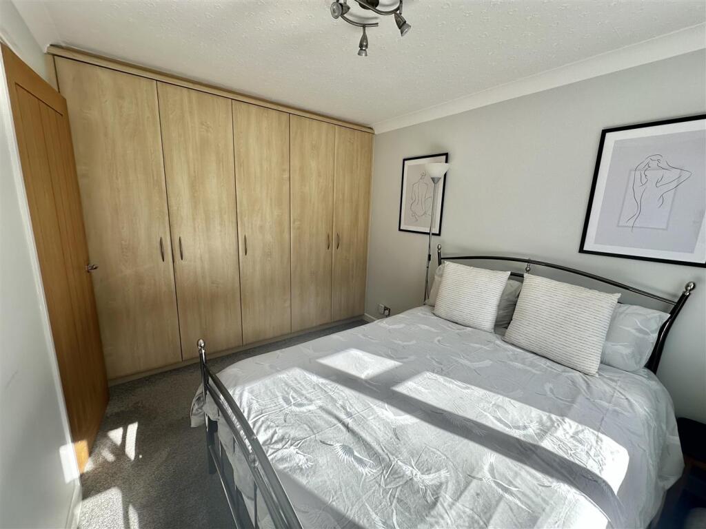 Bramleys Estate Agents - Kings Lea - Liversedge (7