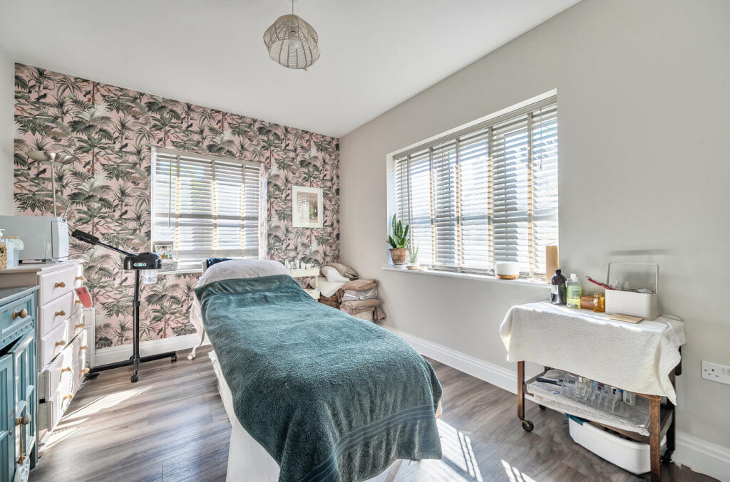 1354562-24-68cd5d...