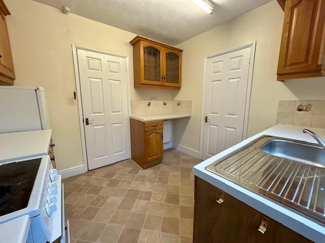 38 Sycamore Road kitchen 1.jpg