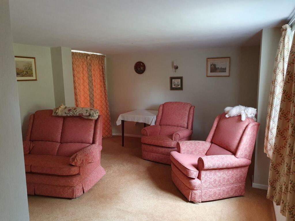 Lounge from door.jpg