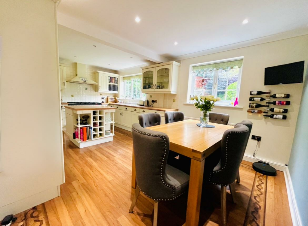 Dining Kitchen
