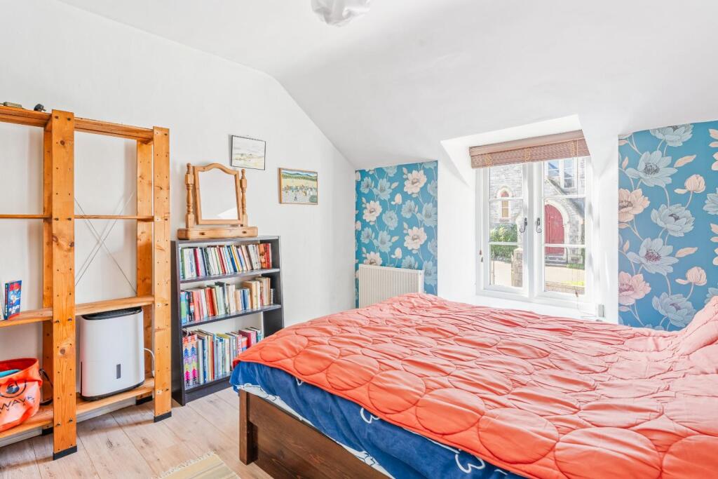 90 High St Yatton BS49 4DW 33.jpg