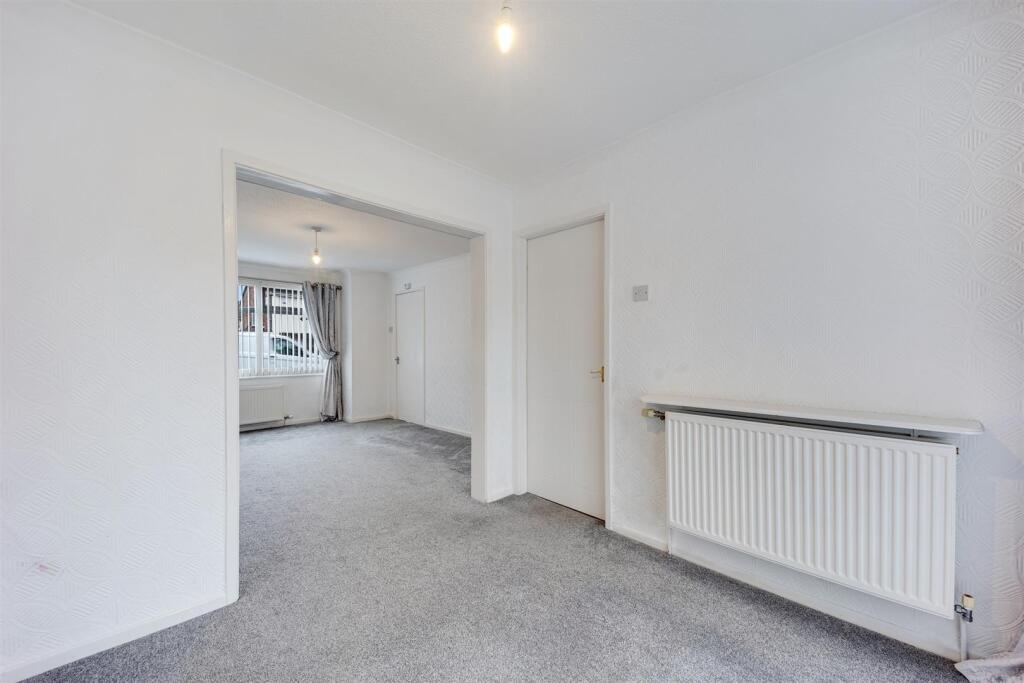 12 Arnside Avenue dining room 2.jpg