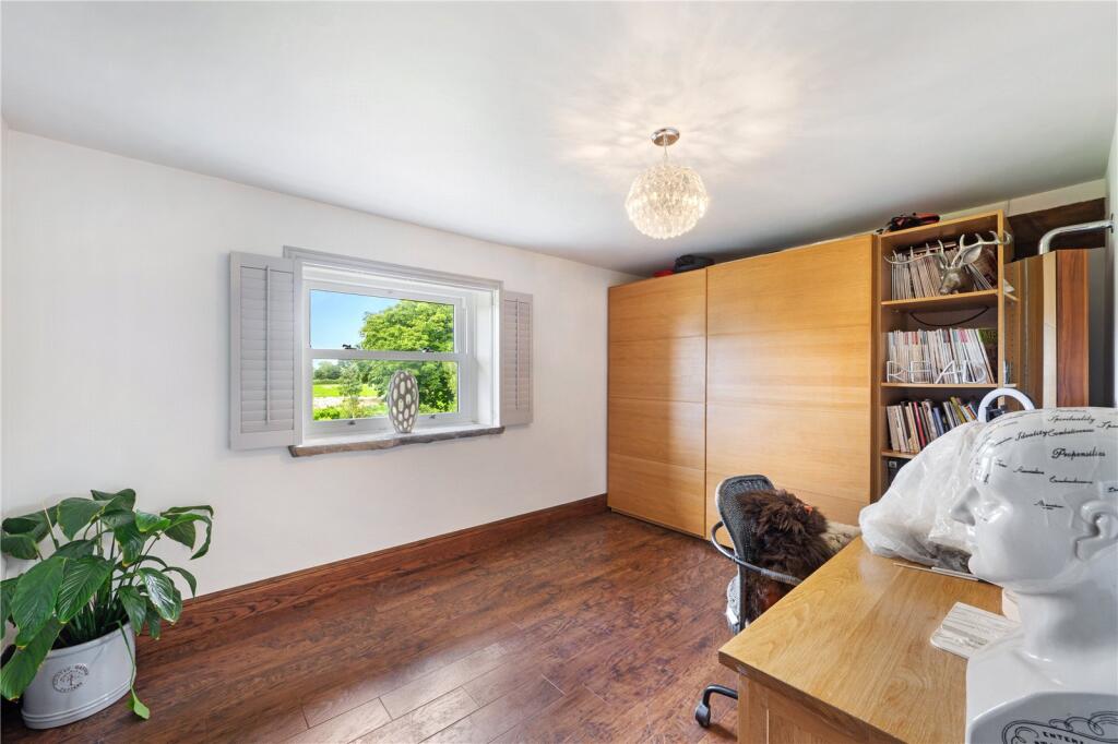 Bedroom/Office