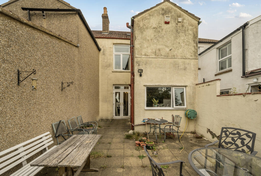 1363997-3-68e7a49...