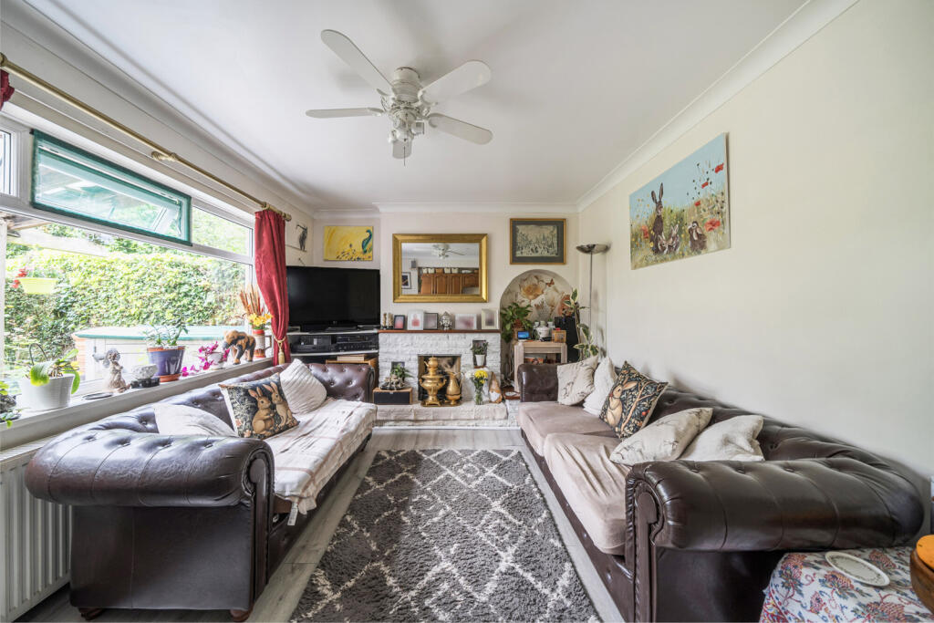 1318610-4-68652cf...