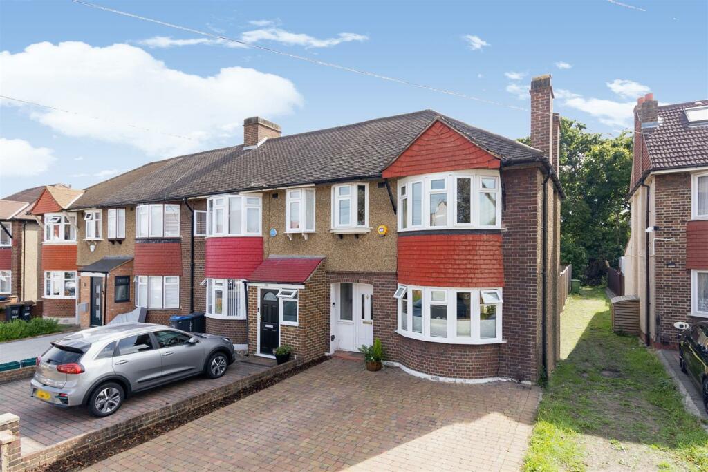 Hillcross Avenue