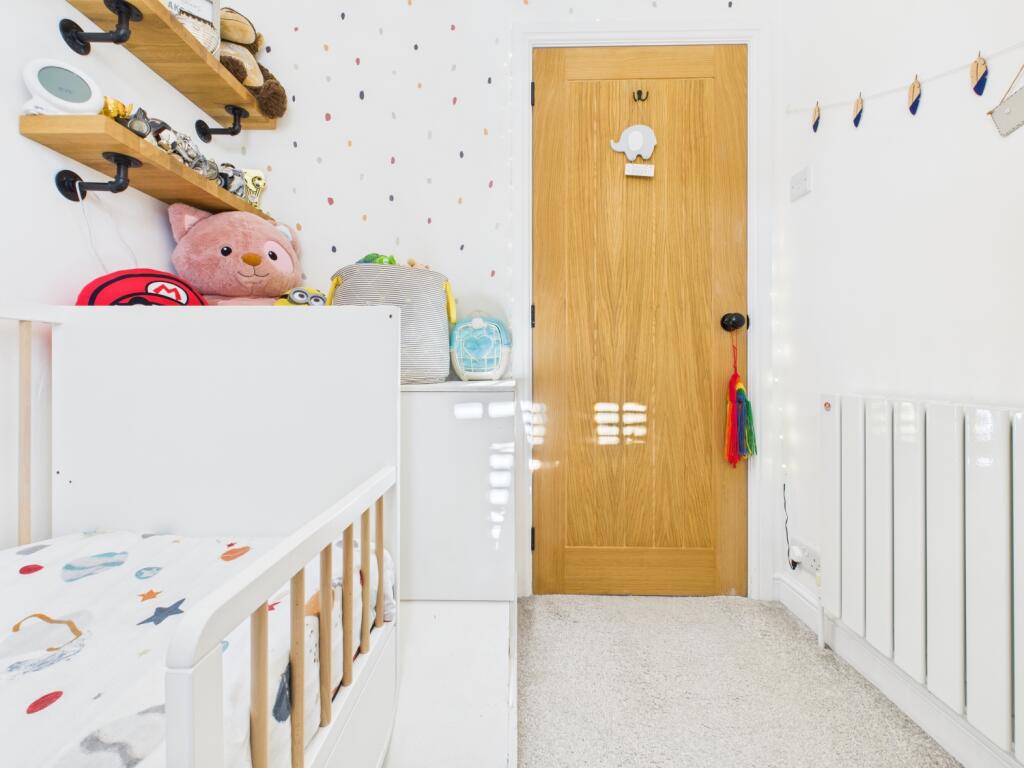 CAM03729G0-PR0148-STILL020