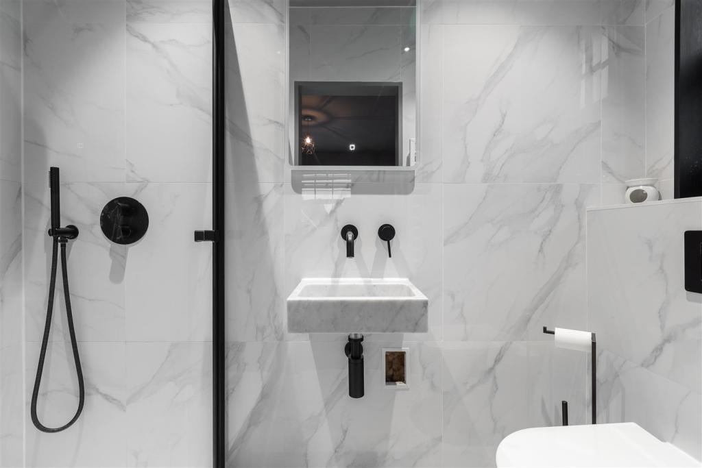 BED 2 EN-SUITE