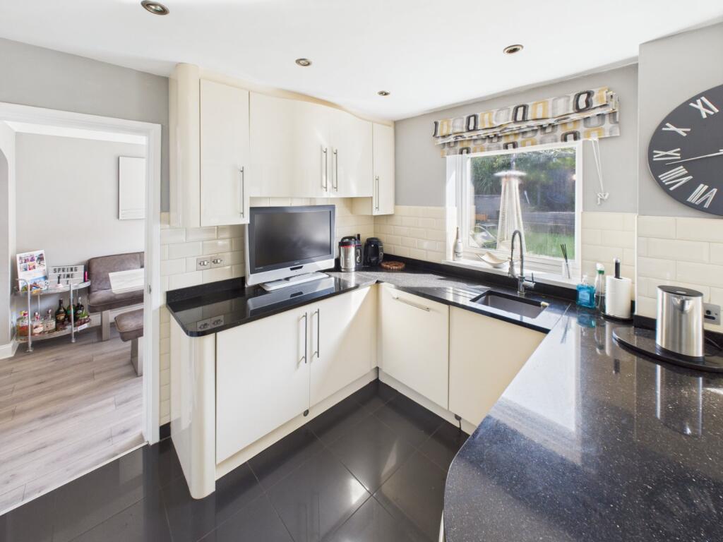 Breakfasting Kitchen