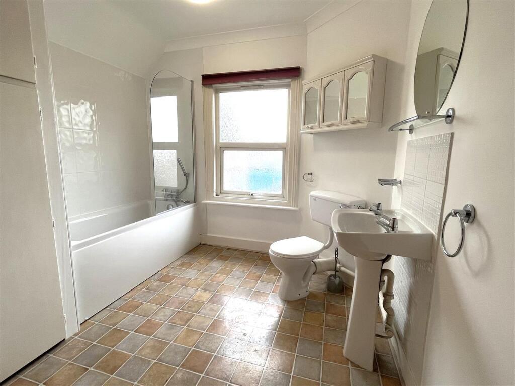 Bathroom.jpg