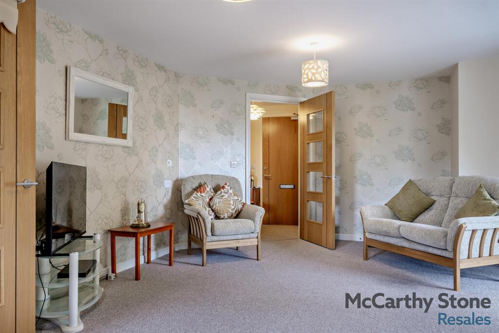 8652104-interior03-800.jpg